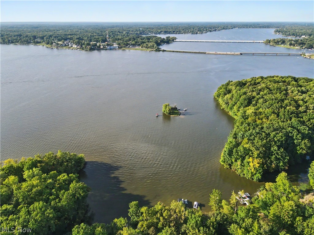 2351 Heston Drive Lake Milton OH 44429
