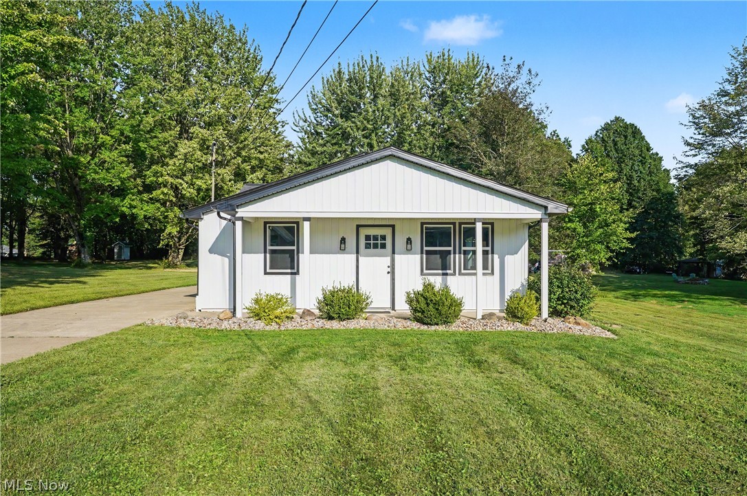 2351 Heston Drive Lake Milton OH 44429