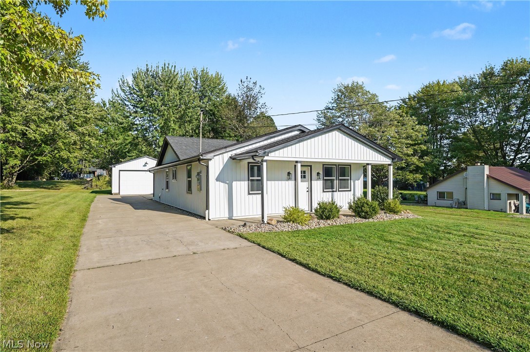 2351 Heston Drive Lake Milton OH 44429
