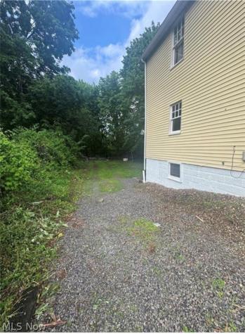 556 W Myrtle Avenue Youngstown OH 44511