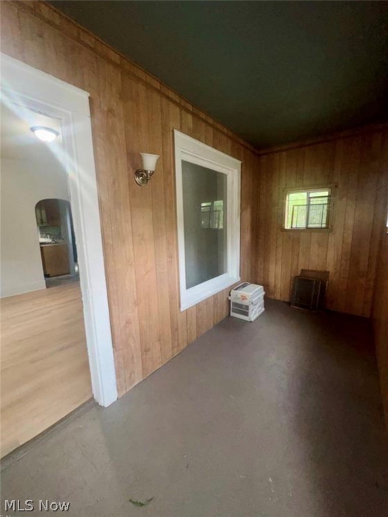 556 W Myrtle Avenue Youngstown OH 44511