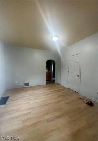 556 W Myrtle Avenue Youngstown OH 44511