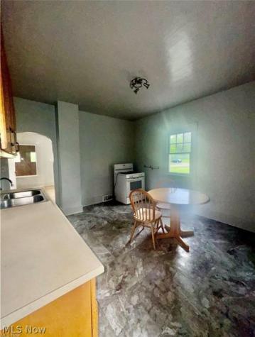 556 W Myrtle Avenue Youngstown OH 44511