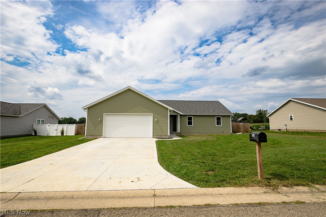 10916 Madlyn Street NE Bolivar OH 44612