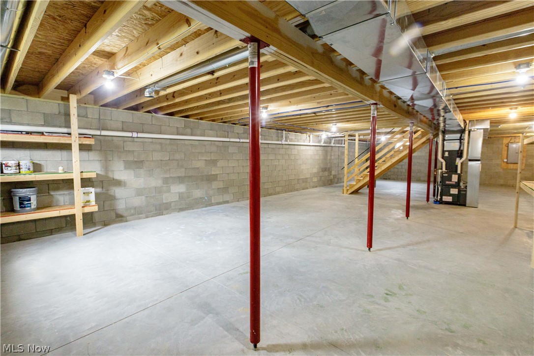10916 Madlyn Street NE Bolivar OH 44612