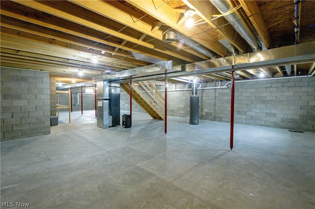 10916 Madlyn Street NE Bolivar OH 44612