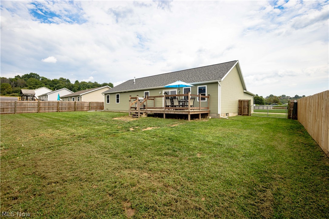 10916 Madlyn Street NE Bolivar OH 44612