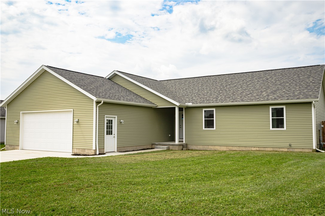 10916 Madlyn Street NE Bolivar OH 44612