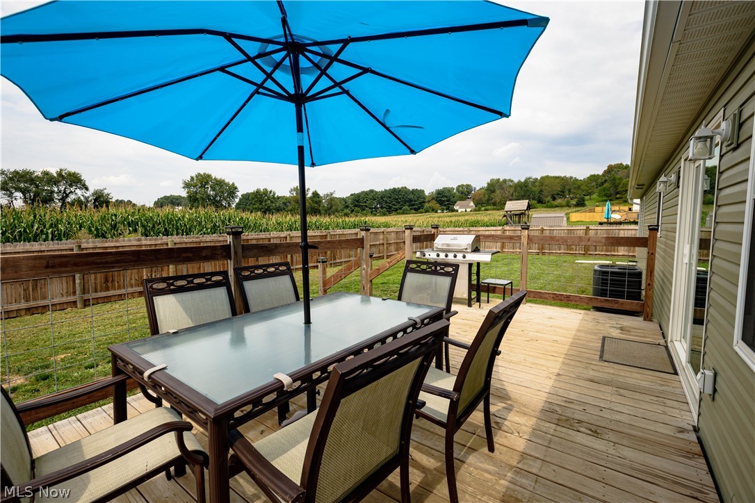 10916 Madlyn Street NE Bolivar OH 44612