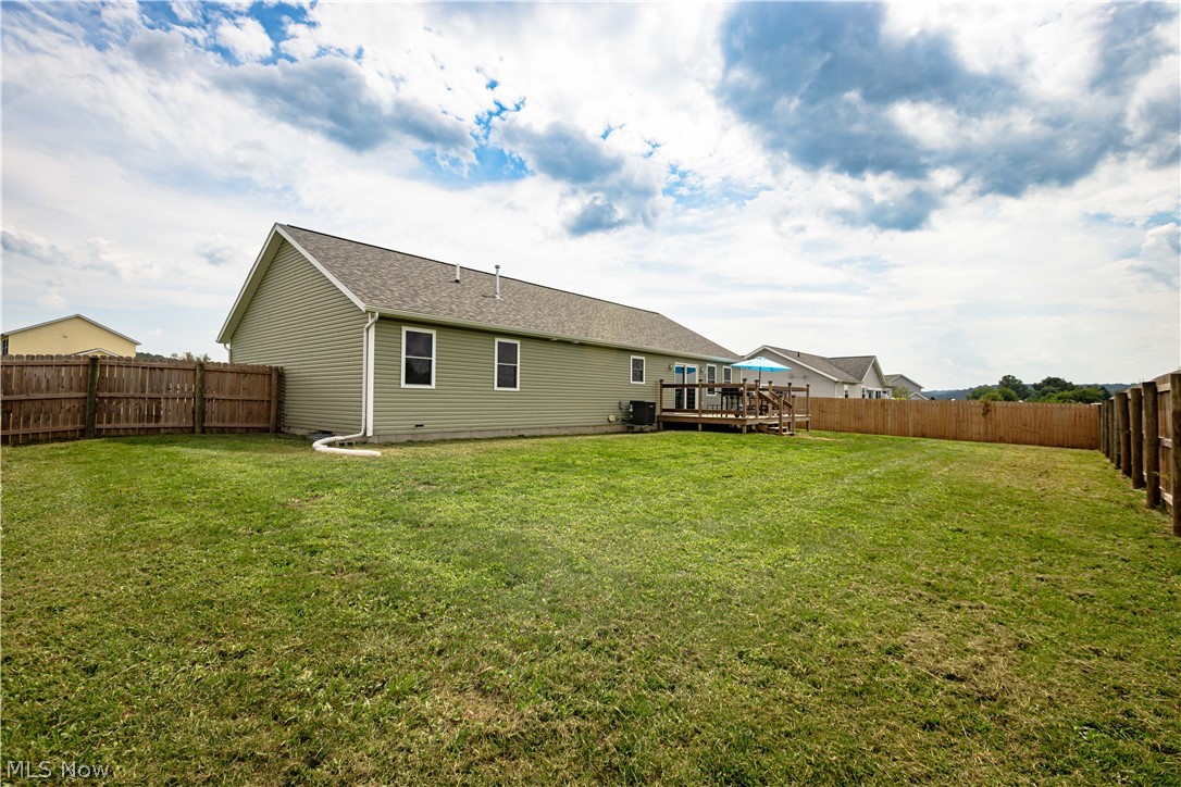 10916 Madlyn Street NE Bolivar OH 44612