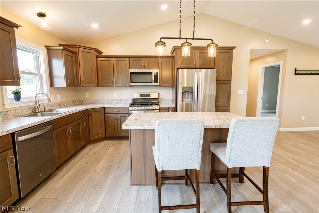 10916 Madlyn Street NE Bolivar OH 44612
