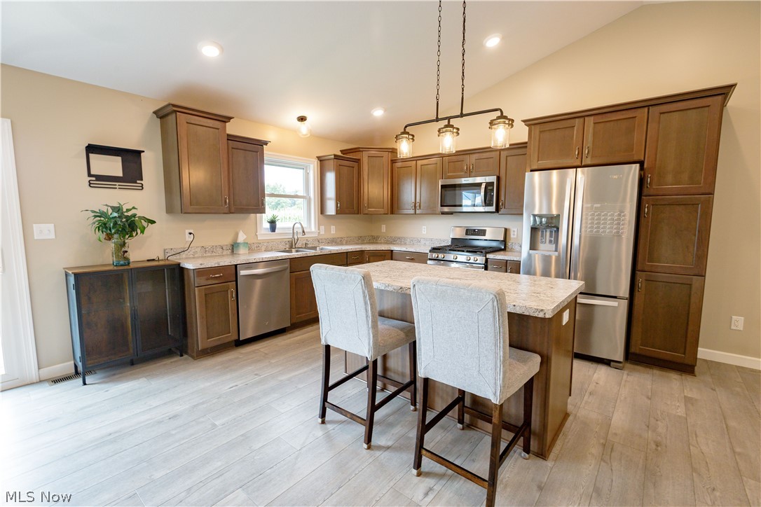 10916 Madlyn Street NE Bolivar OH 44612