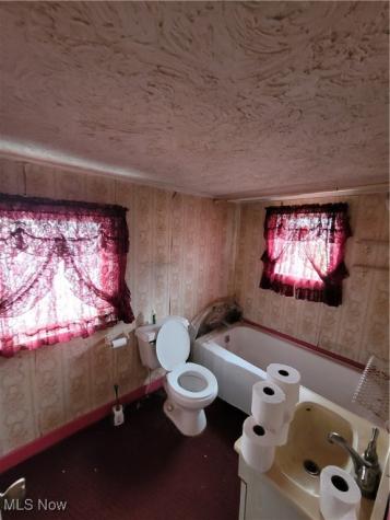 145 North Road Niles OH 44446