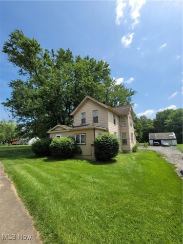 145 North Road Niles OH 44446