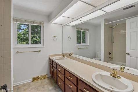 16932 Willow Wood Drive Strongsville OH 44136