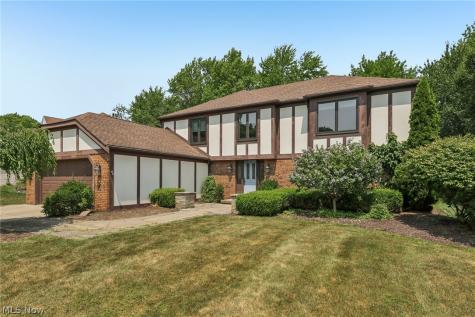 16932 Willow Wood Drive Strongsville OH 44136