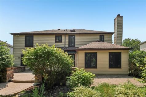 16932 Willow Wood Drive Strongsville OH 44136