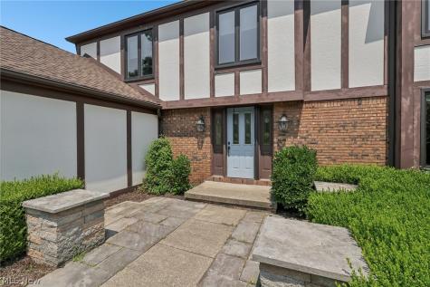 16932 Willow Wood Drive Strongsville OH 44136