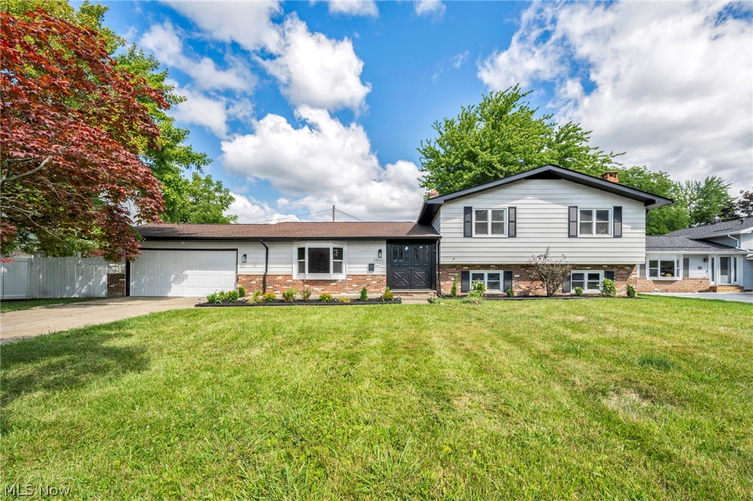28610 Lynhaven Drive North Olmsted OH 44070