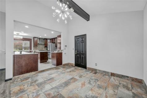 28610 Lynhaven Drive North Olmsted OH 44070