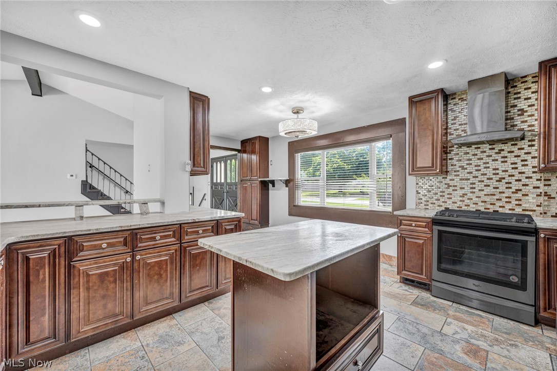 28610 Lynhaven Drive North Olmsted OH 44070