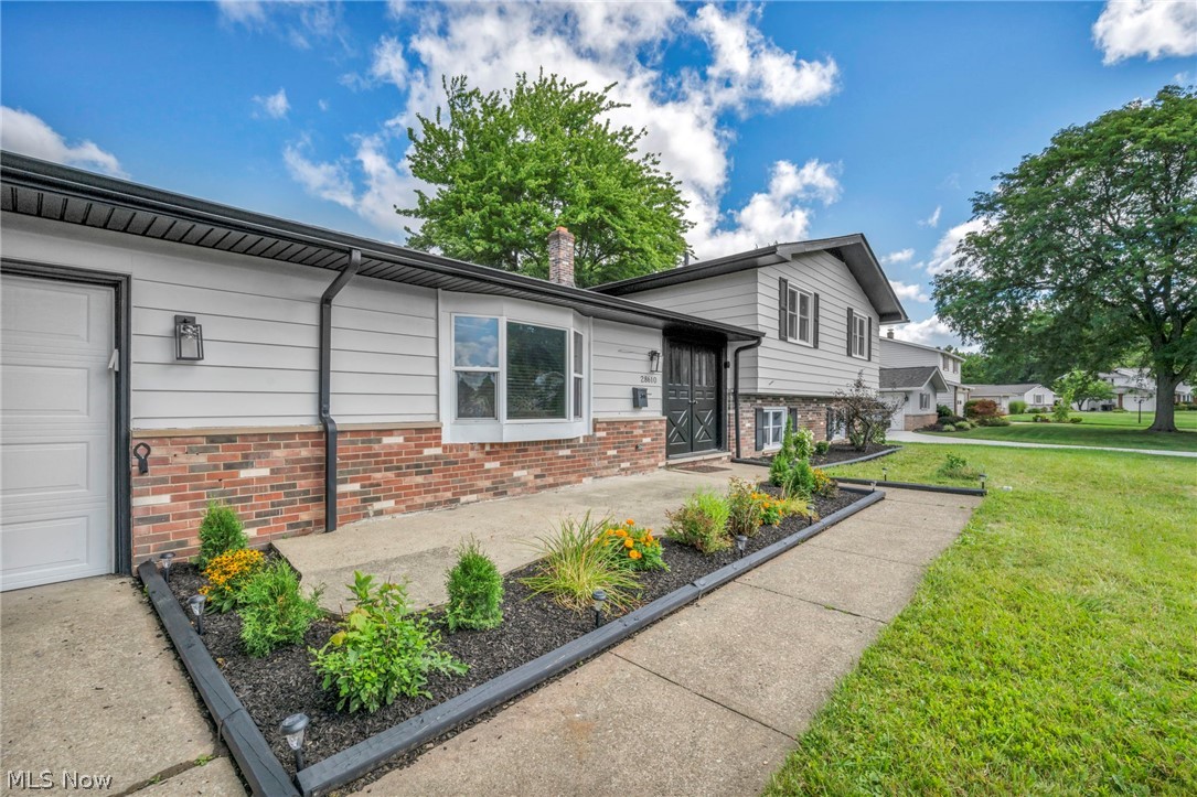 28610 Lynhaven Drive North Olmsted OH 44070