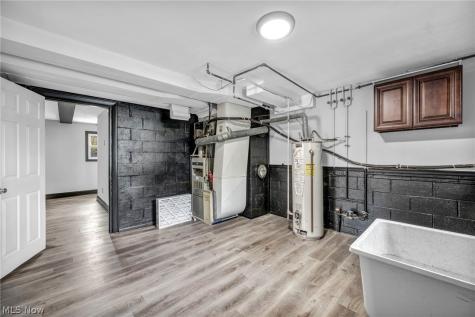 28610 Lynhaven Drive North Olmsted OH 44070