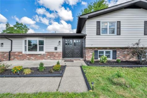 28610 Lynhaven Drive North Olmsted OH 44070