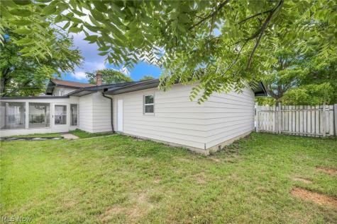 28610 Lynhaven Drive North Olmsted OH 44070