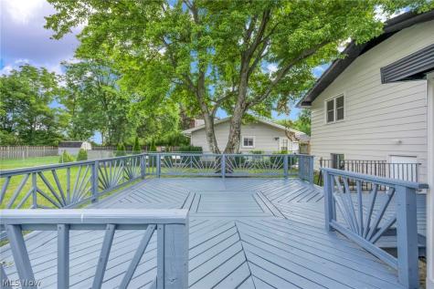 28610 Lynhaven Drive North Olmsted OH 44070