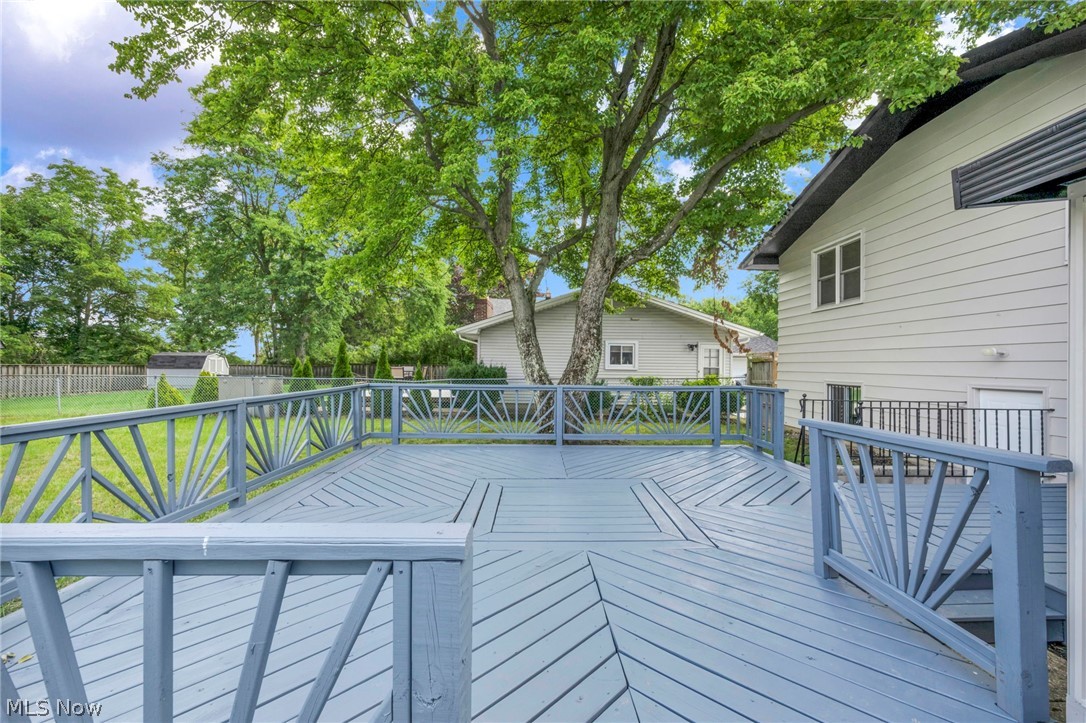 28610 Lynhaven Drive North Olmsted OH 44070