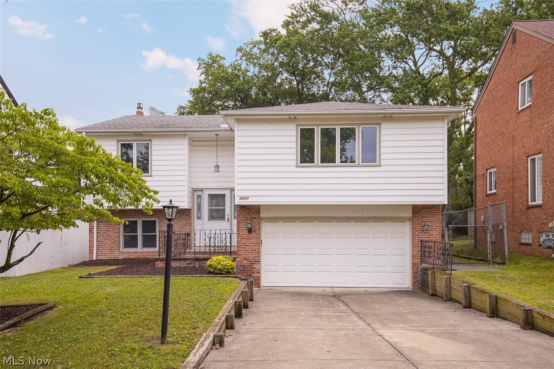 5837 Wickfield Drive Parma Heights OH 44130