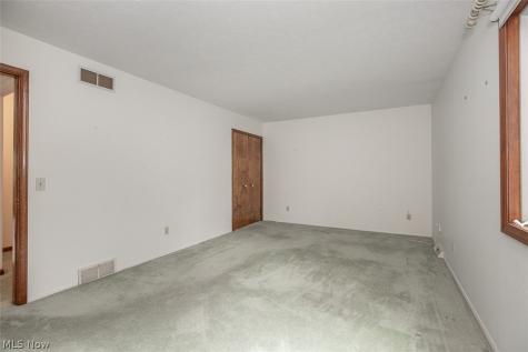 5837 Wickfield Drive Parma Heights OH 44130