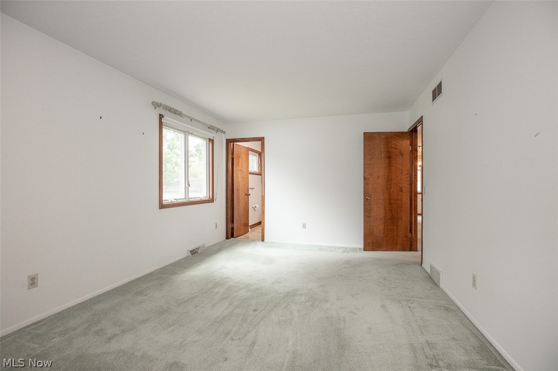 5837 Wickfield Drive Parma Heights OH 44130