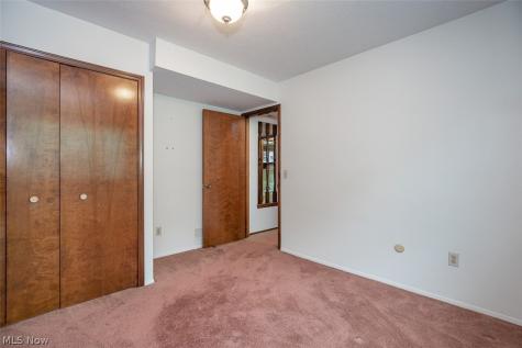 5837 Wickfield Drive Parma Heights OH 44130
