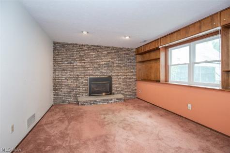 5837 Wickfield Drive Parma Heights OH 44130