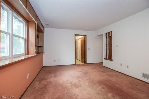 5837 Wickfield Drive Parma Heights OH 44130