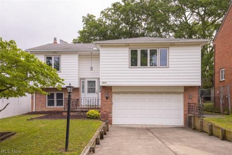 5837 Wickfield Drive Parma Heights OH 44130