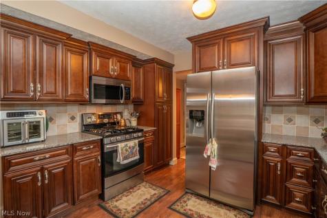 484 Stull Avenue Akron OH 44312