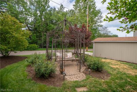 484 Stull Avenue Akron OH 44312