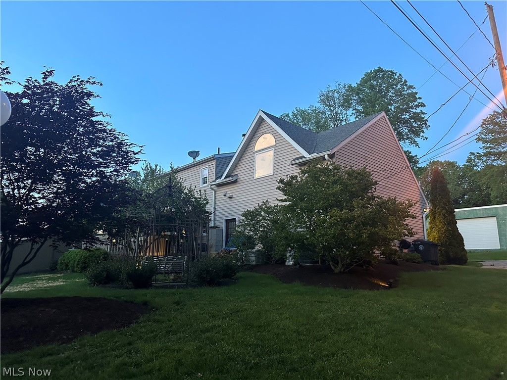484 Stull Avenue Akron OH 44312