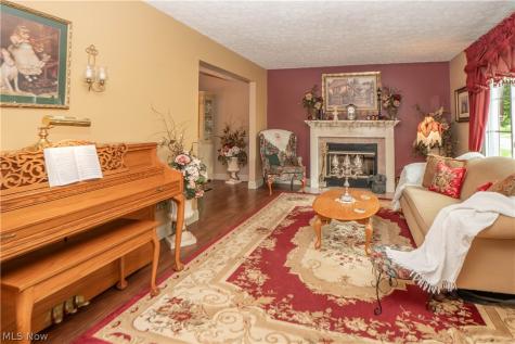 484 Stull Avenue Akron OH 44312