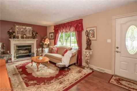 484 Stull Avenue Akron OH 44312