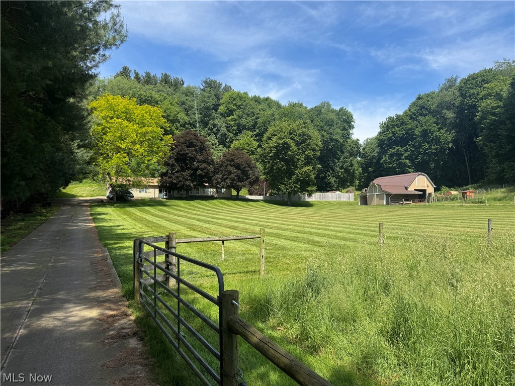 10199 Malibu Road NE Minerva OH 44657