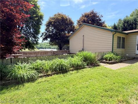 10199 Malibu Road NE Minerva OH 44657
