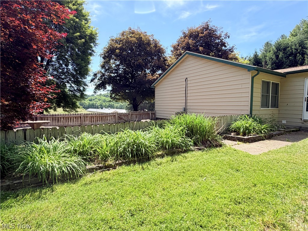 10199 Malibu Road NE Minerva OH 44657