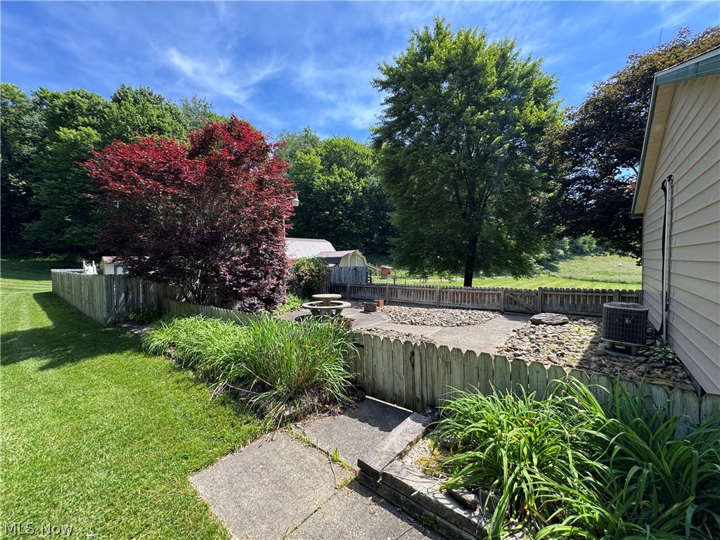10199 Malibu Road NE Minerva OH 44657