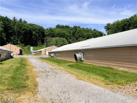10199 Malibu Road NE Minerva OH 44657