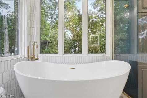 315 Glengarry Drive Aurora OH 44202