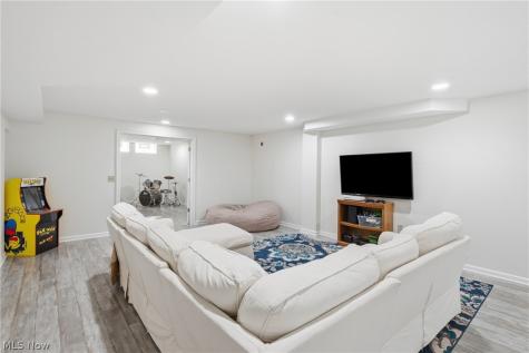 315 Glengarry Drive Aurora OH 44202